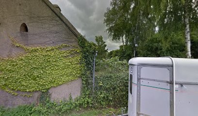 Romane Yacovleff, Centre Equestres à Souligné-sous-Ballon