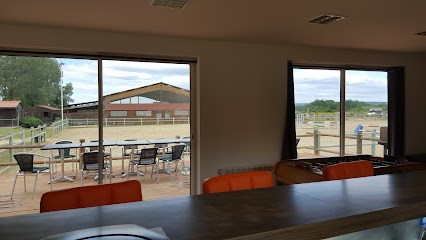 Ecuries du Mas Long, Centre Equestres à Saint-Siffret