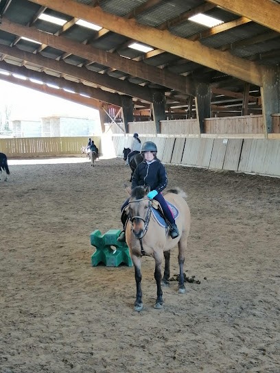 CENTRE EQUESTRE DE L ILE VERTE, Centre Equestres à Sales