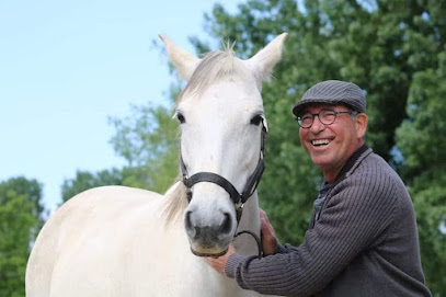 Alain Galesne Comportementaliste Équin Aveyron Centre Équestre à Naussac