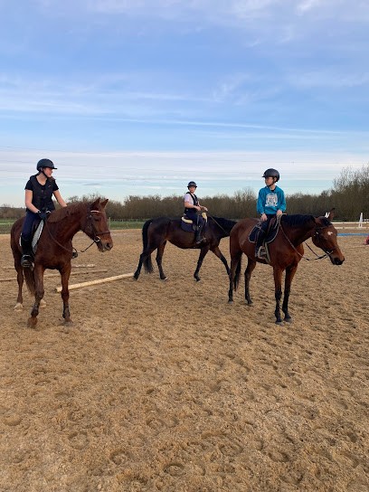 Écurie Des Sablons, Centre Equestres à Vars
