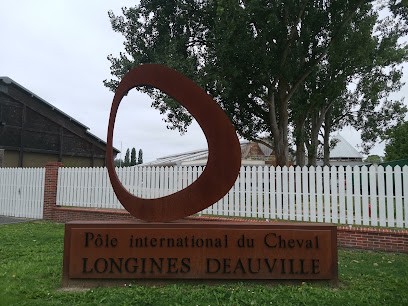 POLE INTERNATIONAL DU CHEVAL, Centre Equestres à Saint-Arnoult