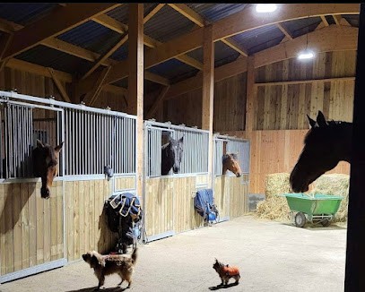 Ecurie De L'Omel, Pension pour Chevaux à Cerisé