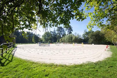 Stables Of Pleignes - Pouliquen, Centre Equestres à La Genevraye