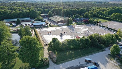 ECURIE AUGUSTIN MASSIN, Centre Equestres à Pernay