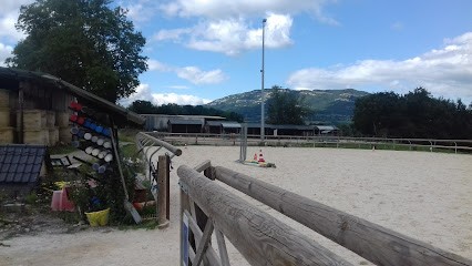 LES ECURIES DES IRIS, Centre Equestres à Chilly