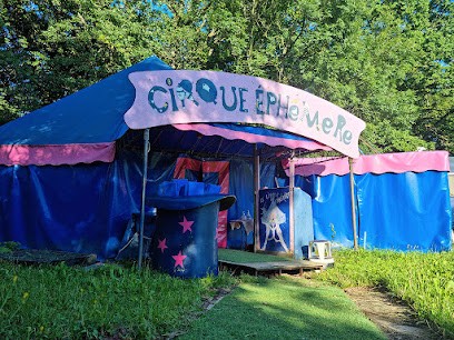 Associated Of Cirque Ephemere, Centre Equestres à Feigères