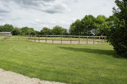 Green Meadows Stable, Pension pour Chevaux à Urzy