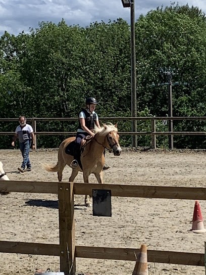 Equestrian Relay De La Montnoirotte, Centre Equestres à Crosey-le-Petit