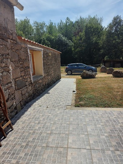 Domaine De Combe, Centre Equestres au Tablier