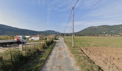 AU PETIT MANEGE, Centre Equestres à Cuges-les-Pins