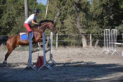 CLUB HIPPIQUE DE SAINTE VICTOIRE, Centre Equestres à Meyreuil